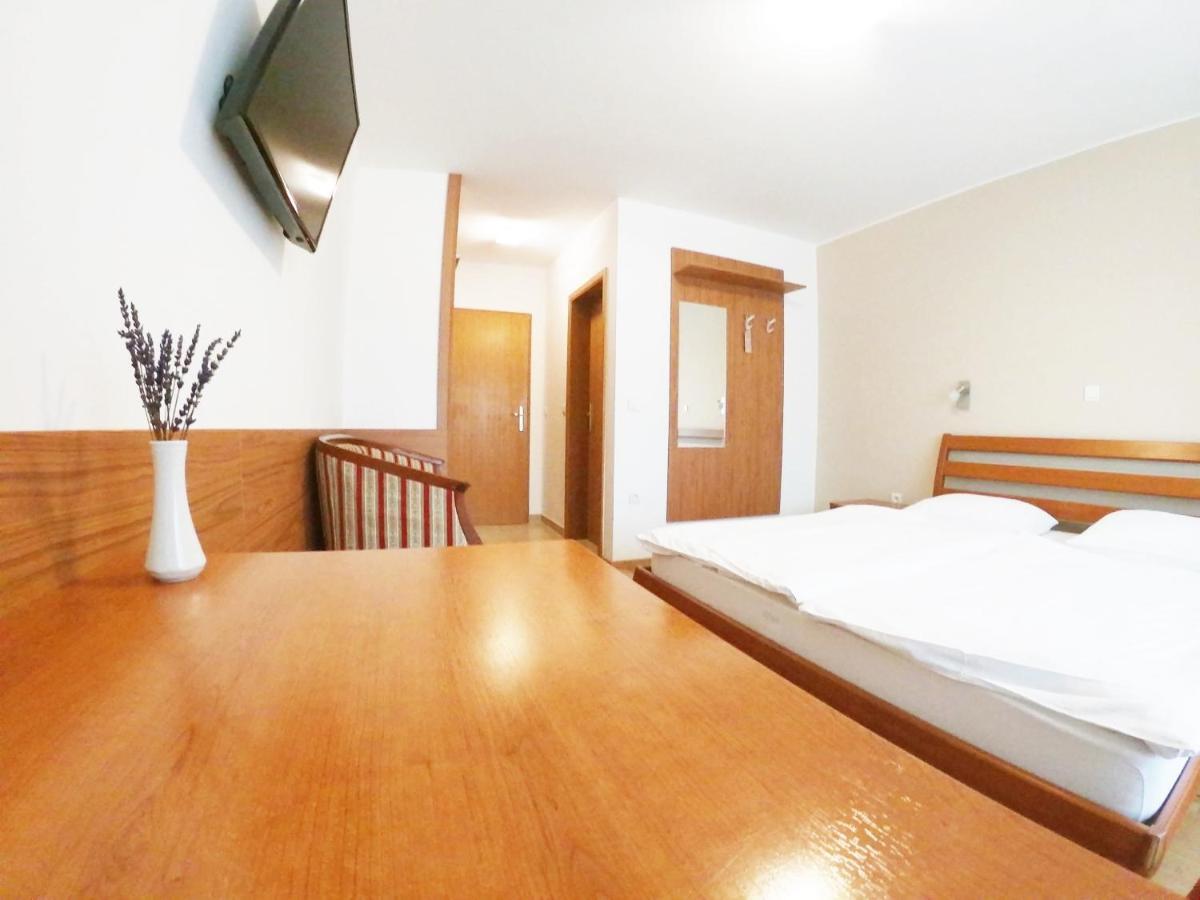 Stara Lipa Tasner Free Kitchen&Garage&Parking-Self Check In Hotel Марибор Екстериор снимка